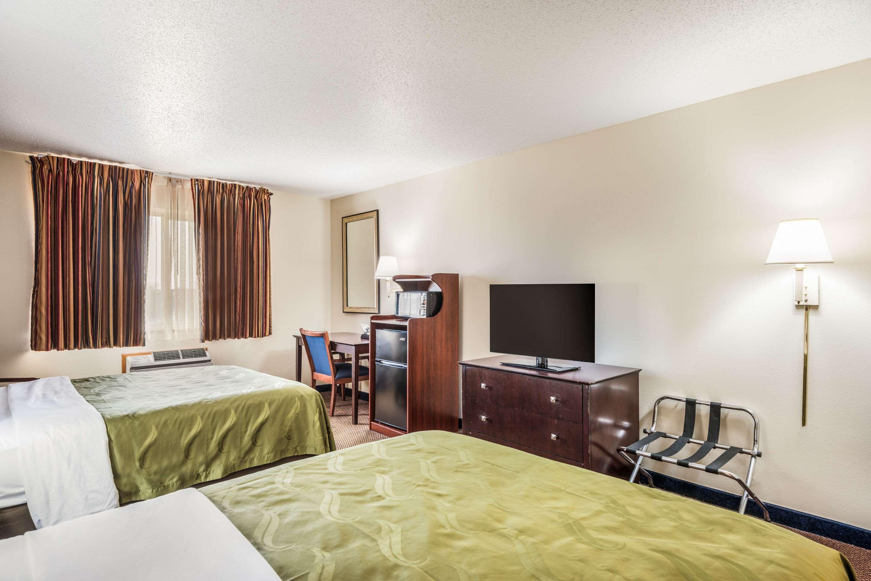 Quality Inn & Suites Eldridge Davenport North Extérieur photo