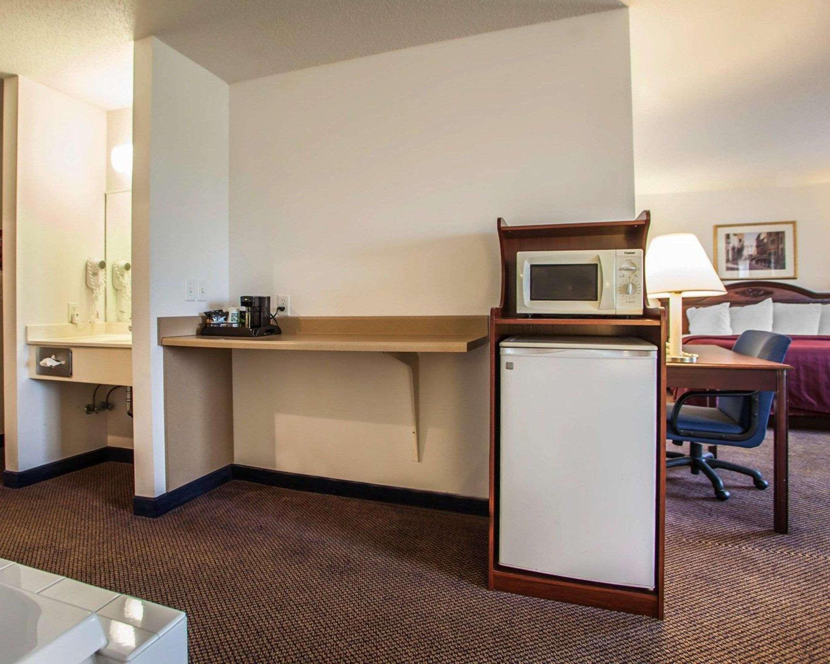 Quality Inn & Suites Eldridge Davenport North Extérieur photo