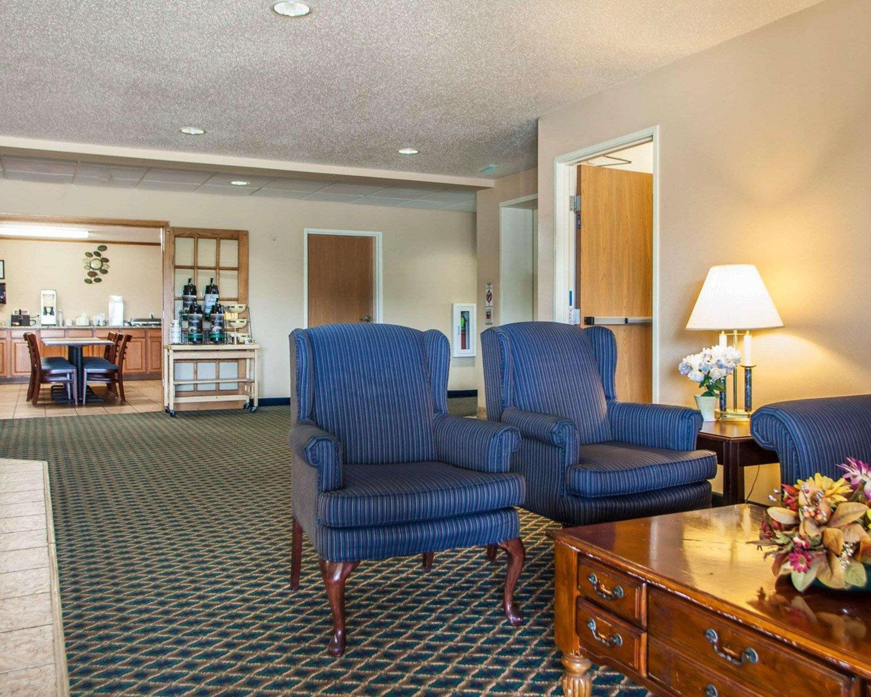 Quality Inn & Suites Eldridge Davenport North Extérieur photo