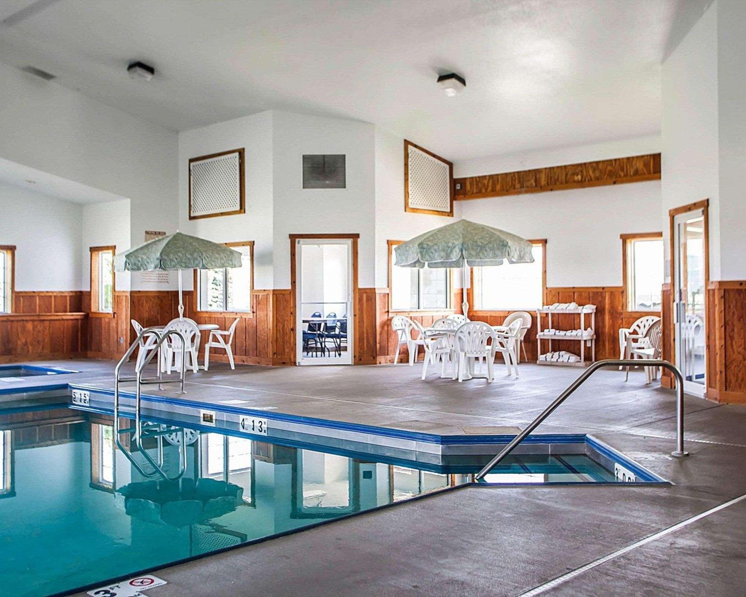 Quality Inn & Suites Eldridge Davenport North Extérieur photo