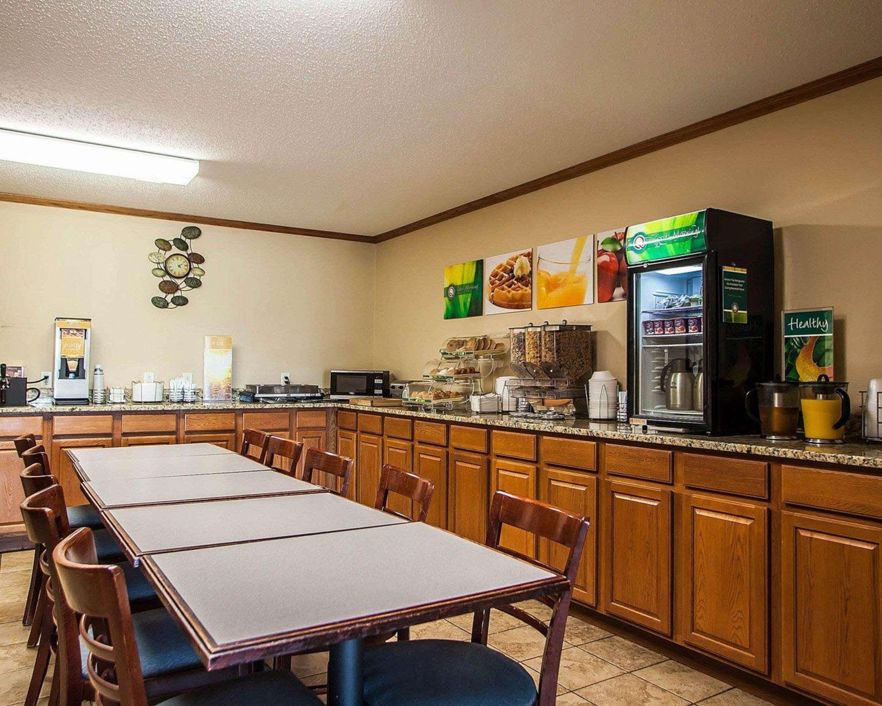 Quality Inn & Suites Eldridge Davenport North Extérieur photo